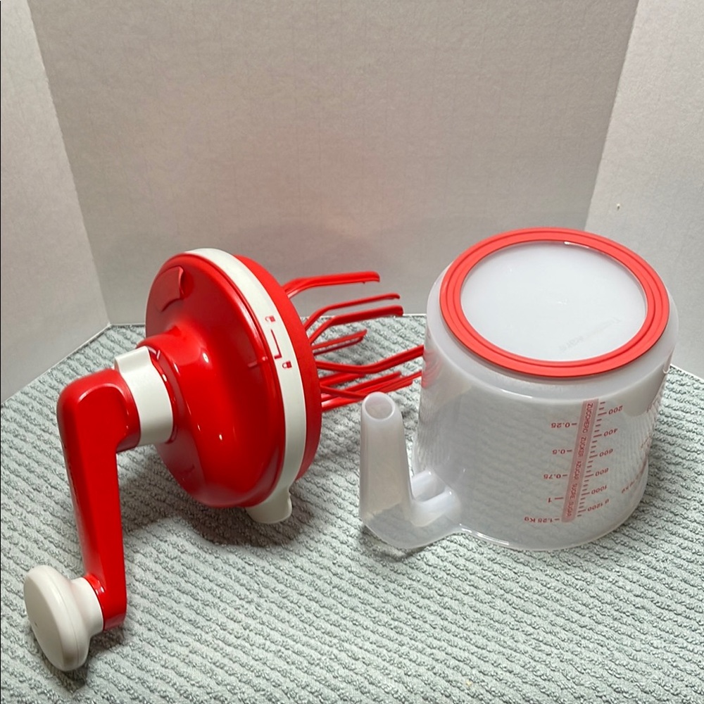 Tupperware Hand Mixer - Picture 3 of 9